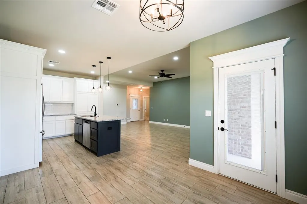 Photo 11 — 2105 Longhorn Trail, Altus, OK 73521