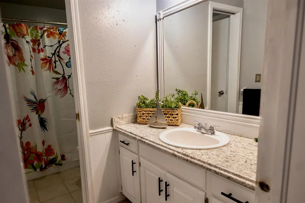 Photo 14 — 214 Shadybrook Place, Oklahoma City, OK 73110