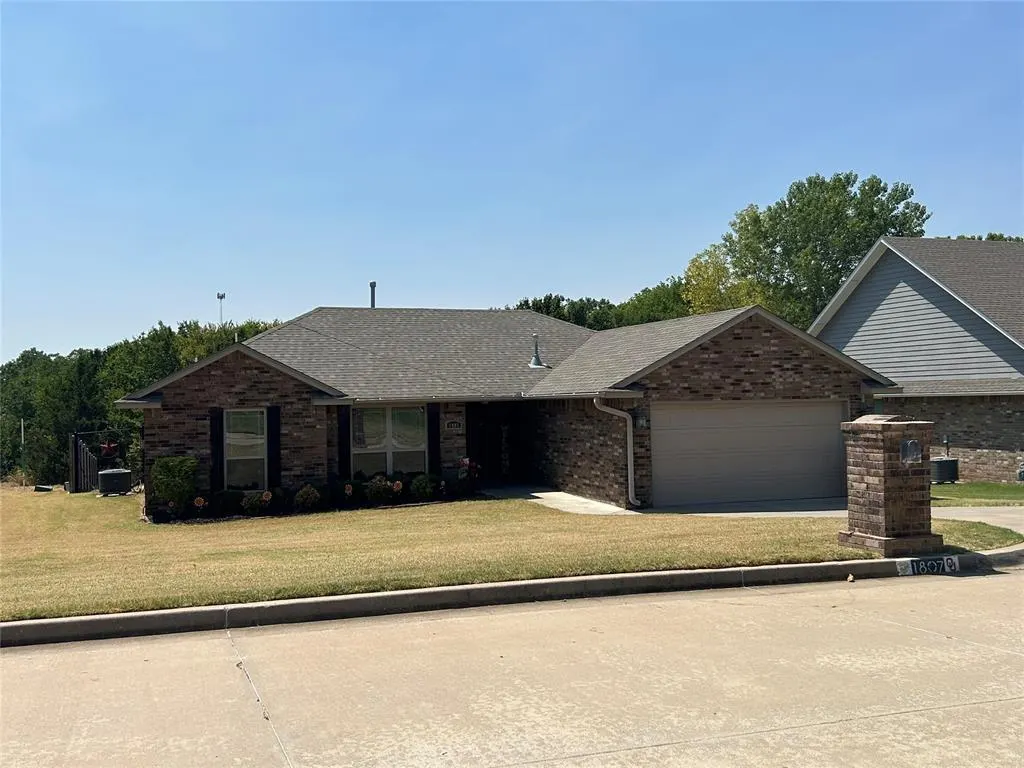 Photo 2 — 1807 Anthony Avenue, Purcell, OK 73080