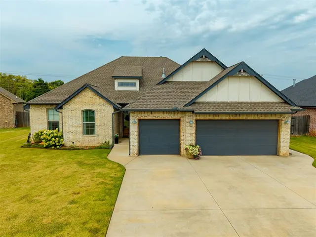 Photo 2 — 4081 Fox Ridge Road, Choctaw, OK 73020