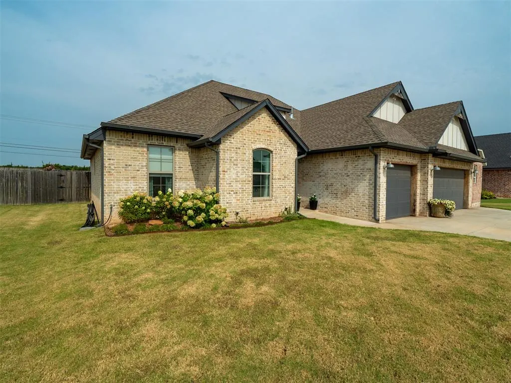 Photo 3 — 4081 Fox Ridge Road, Choctaw, OK 73020