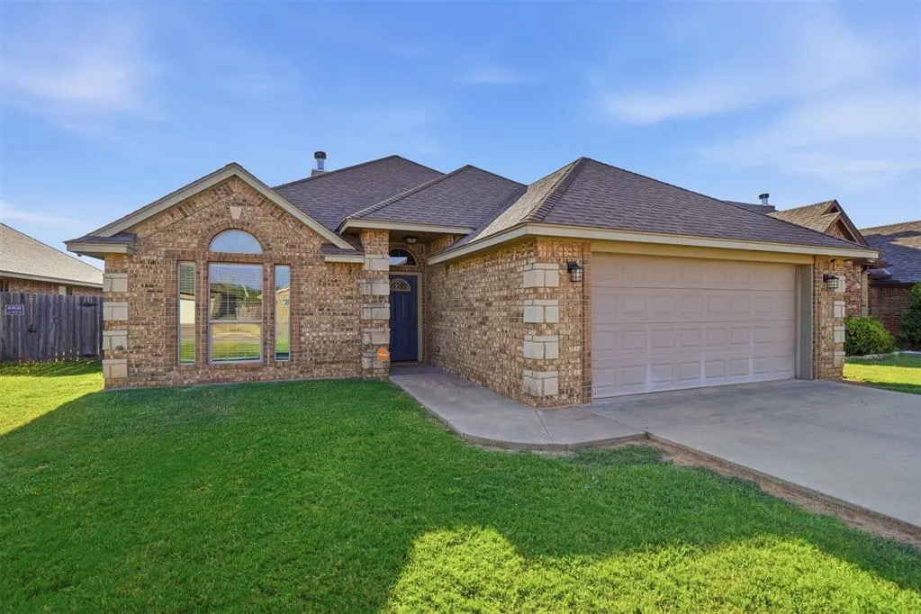 Front exterior — 407 NW Granite Avenue, Cache, OK 73527