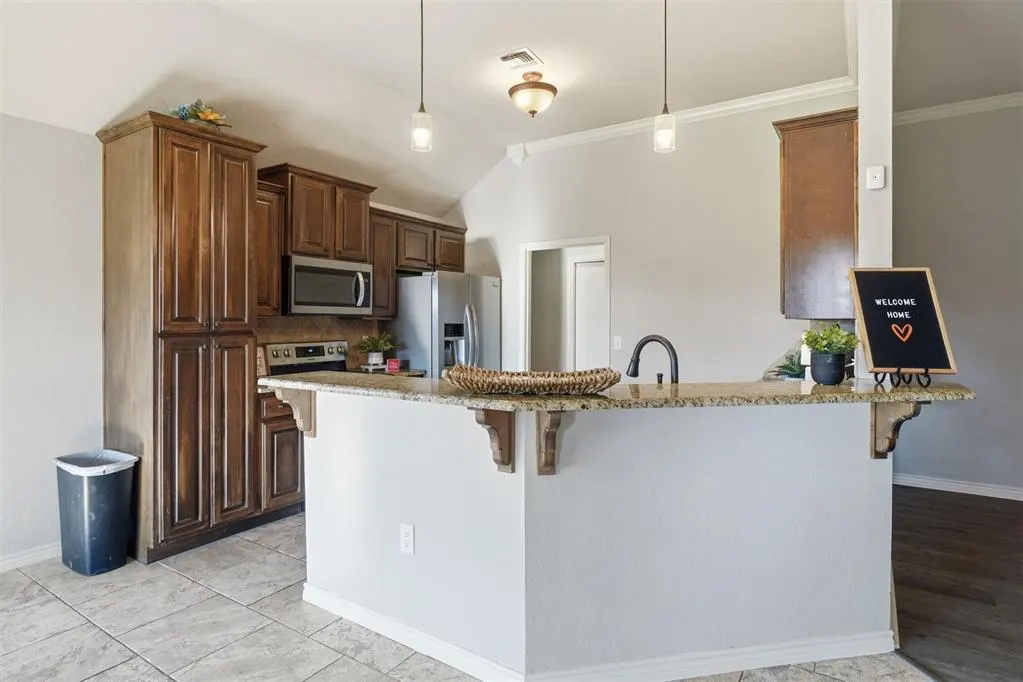 Photo 14 — 407 NW Granite Avenue, Cache, OK 73527
