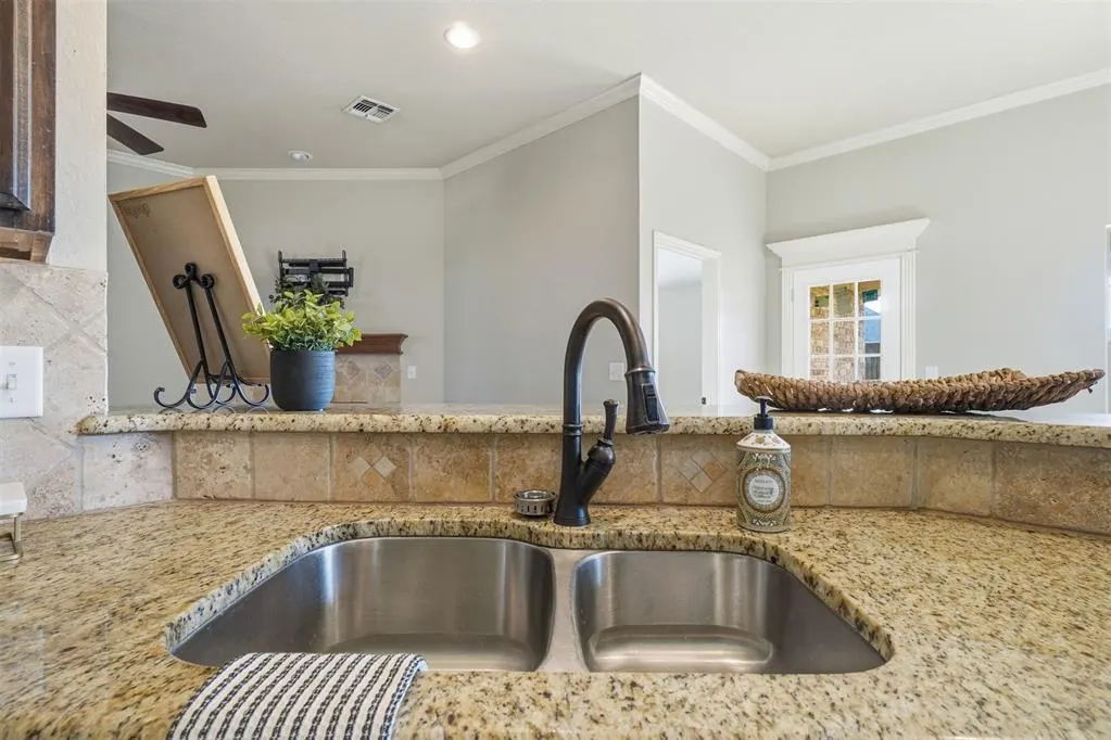 Photo 19 — 407 NW Granite Avenue, Cache, OK 73527