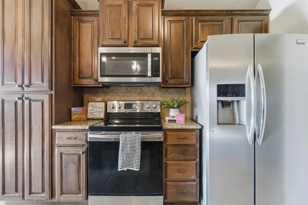 Photo 21 — 407 NW Granite Avenue, Cache, OK 73527