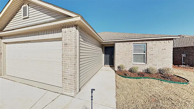 Photo 2 — 10705 SW 23rd Terrace, Yukon, OK 73099