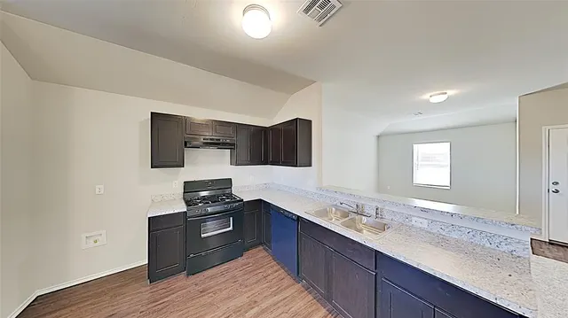 Photo 5 — 10705 SW 23rd Terrace, Yukon, OK 73099
