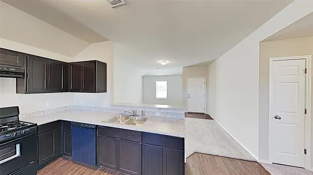 Photo 6 — 10705 SW 23rd Terrace, Yukon, OK 73099