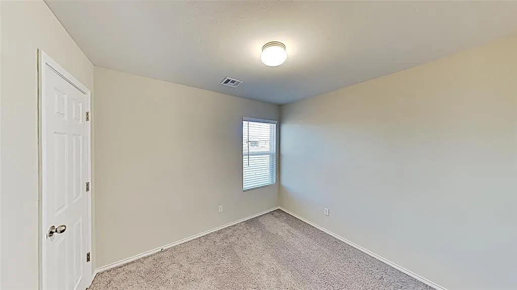 Photo 12 — 10705 SW 23rd Terrace, Yukon, OK 73099