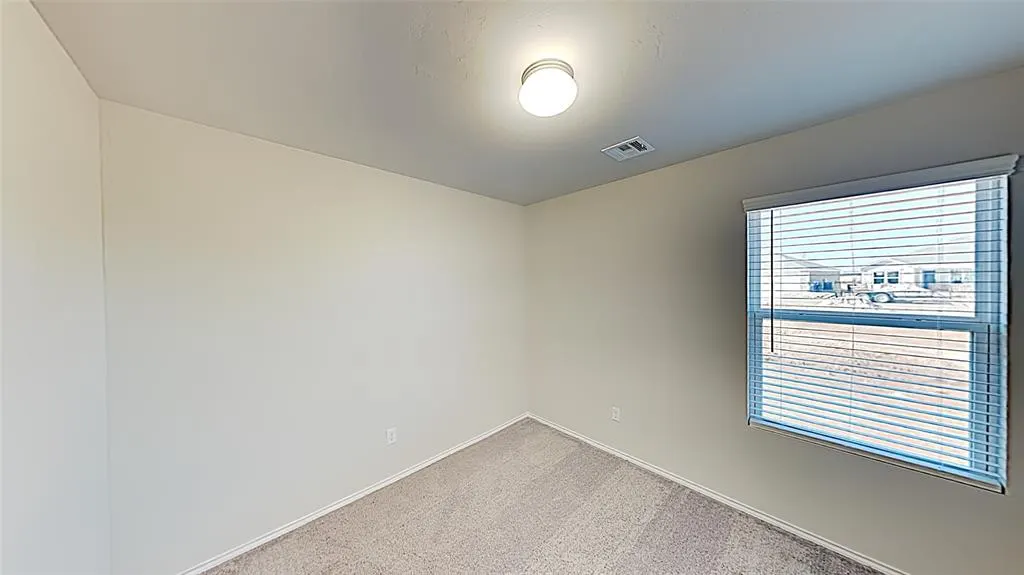 Photo 14 — 10705 SW 23rd Terrace, Yukon, OK 73099