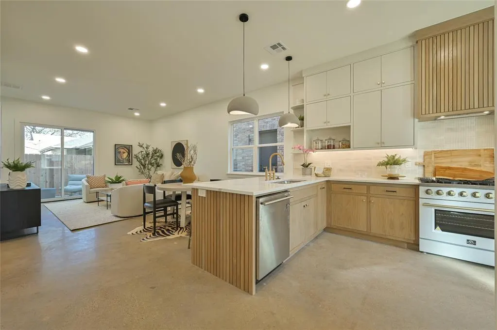 Photo 3 — 4208 N Military Avenue, Oklahoma City, OK 73118