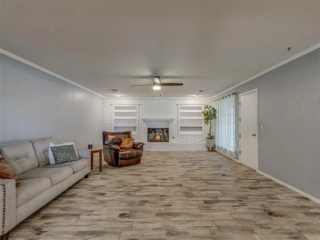 Photo 5 — 10220 Little Pond Drive, Oklahoma City, OK 73162