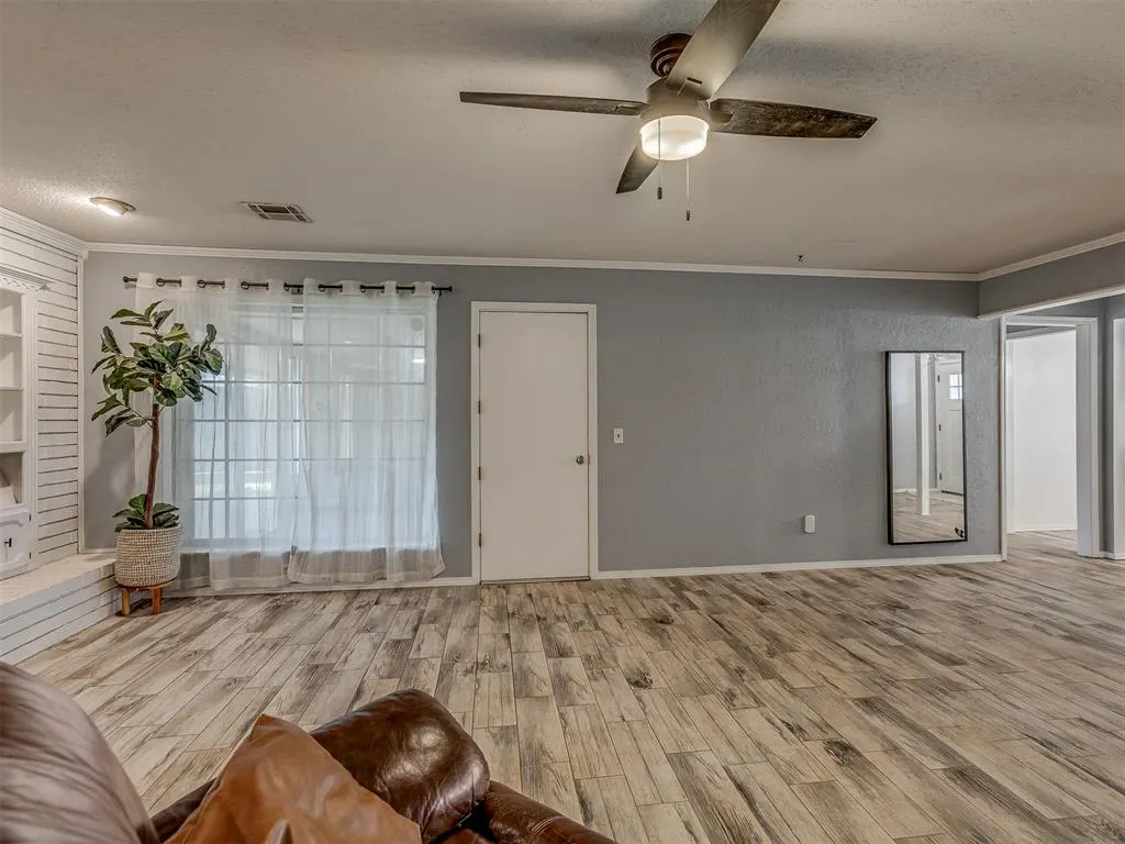 Photo 8 — 10220 Little Pond Drive, Oklahoma City, OK 73162