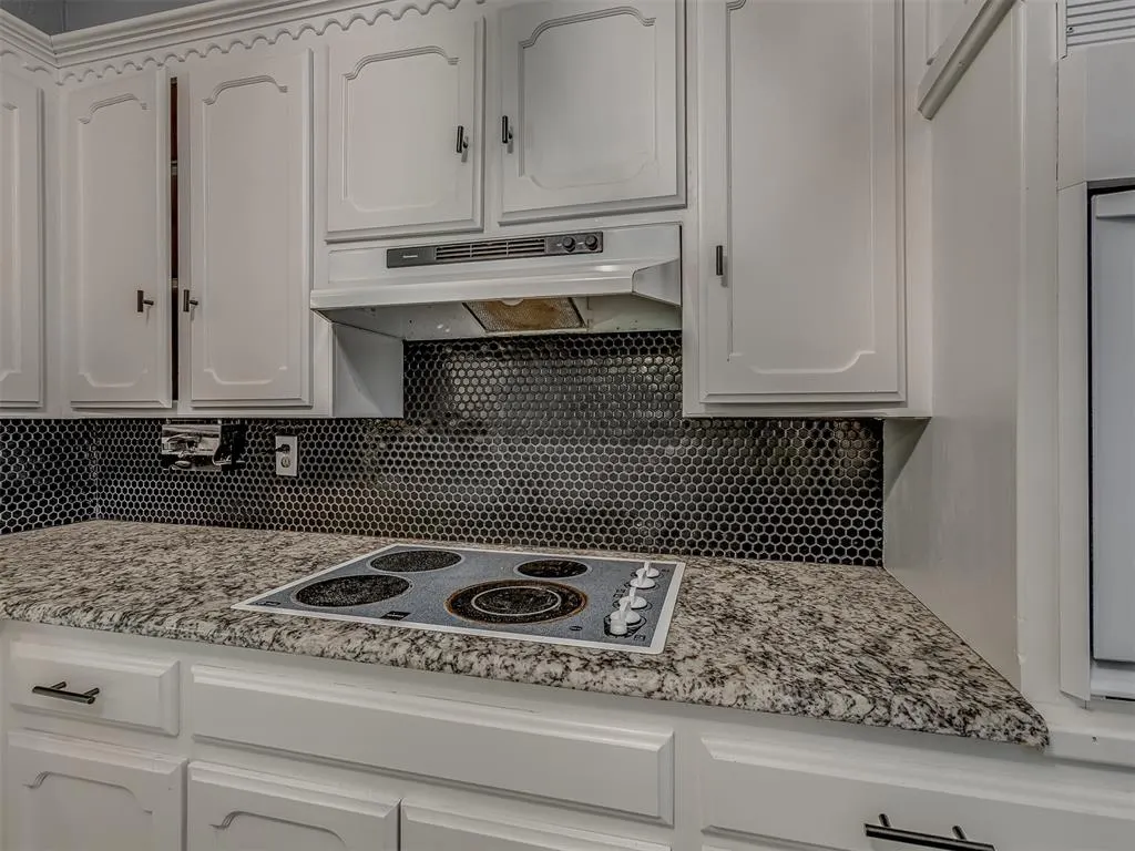 Photo 18 — 10220 Little Pond Drive, Oklahoma City, OK 73162