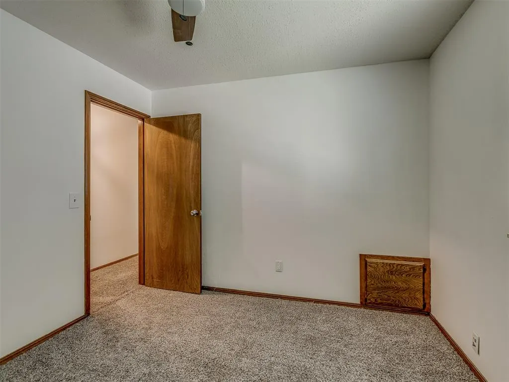 Photo 32 — 10220 Little Pond Drive, Oklahoma City, OK 73162