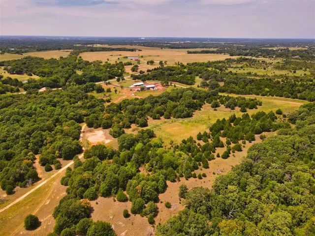 Photo 2 — 45285 Bob Crouch Rd Road, Tecumseh, OK 74873