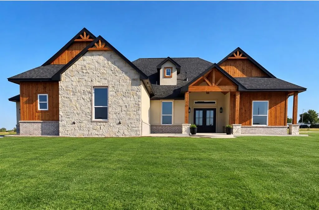 Front exterior — 2434 Wolf Creek Bend, Blanchard, OK 73010