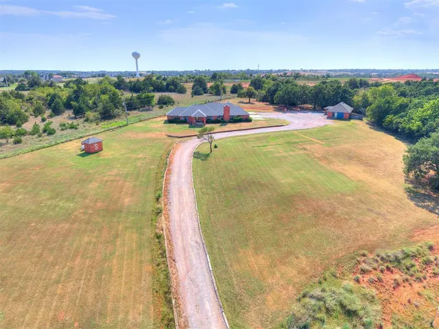 Photo 3 — 3150 Rolling Hills Drive, Blanchard, OK 73010