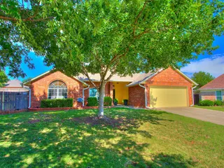 Sold home at 932 NW 171st Place