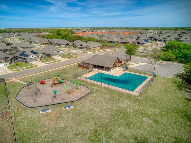 Photo 3 — 14312 Center Village Way, Piedmont, OK 73078