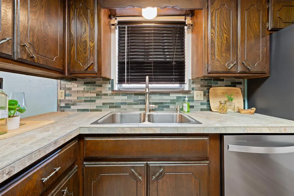 Photo 17 — 1709 Sandalwood Drive, Norman, OK 73071