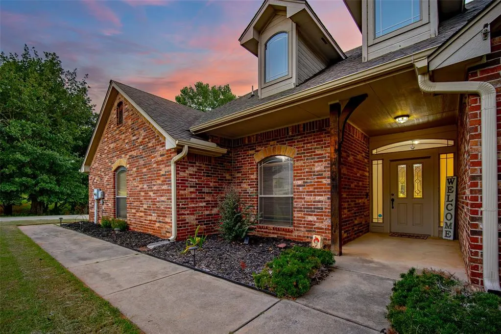 Photo 3 — 8621 Blue Heron Cove, Edmond, OK 73034