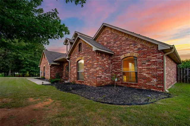 Photo 4 — 8621 Blue Heron Cove, Edmond, OK 73034