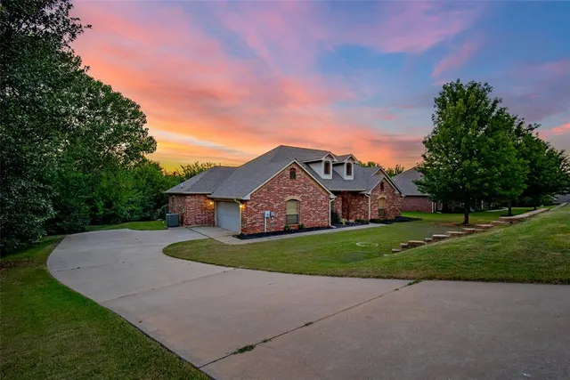 Photo 5 — 8621 Blue Heron Cove, Edmond, OK 73034