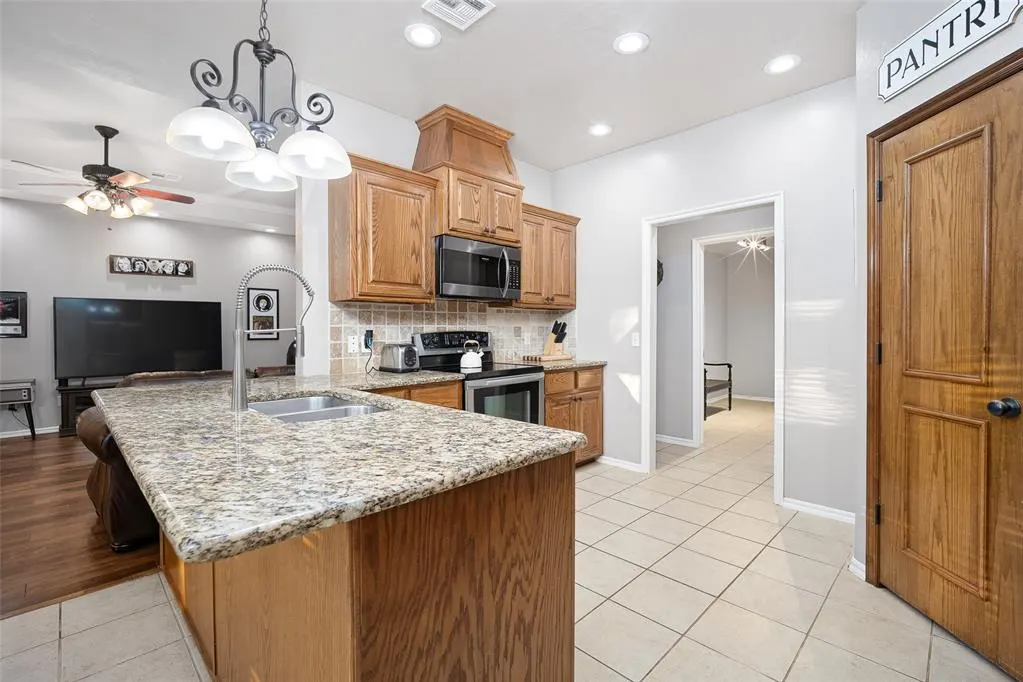 Photo 15 — 8621 Blue Heron Cove, Edmond, OK 73034