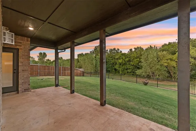 Photo 2 — 4300 Luke Lane, Edmond, OK 73034