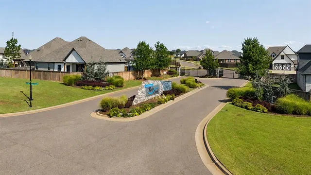 Photo 4 — 4300 Luke Lane, Edmond, OK 73034
