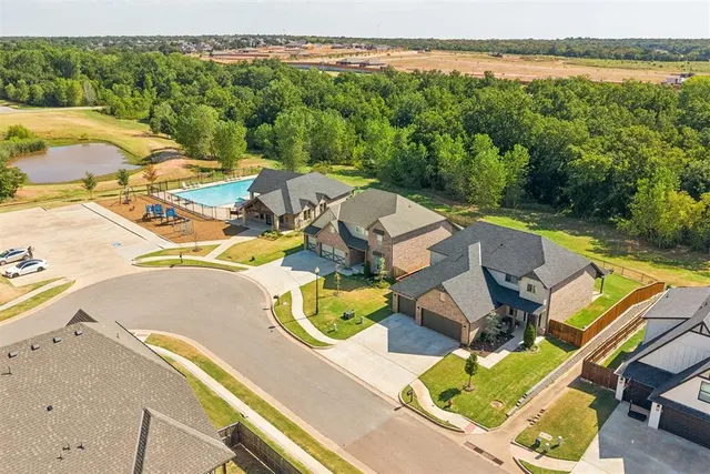 Photo 5 — 4300 Luke Lane, Edmond, OK 73034