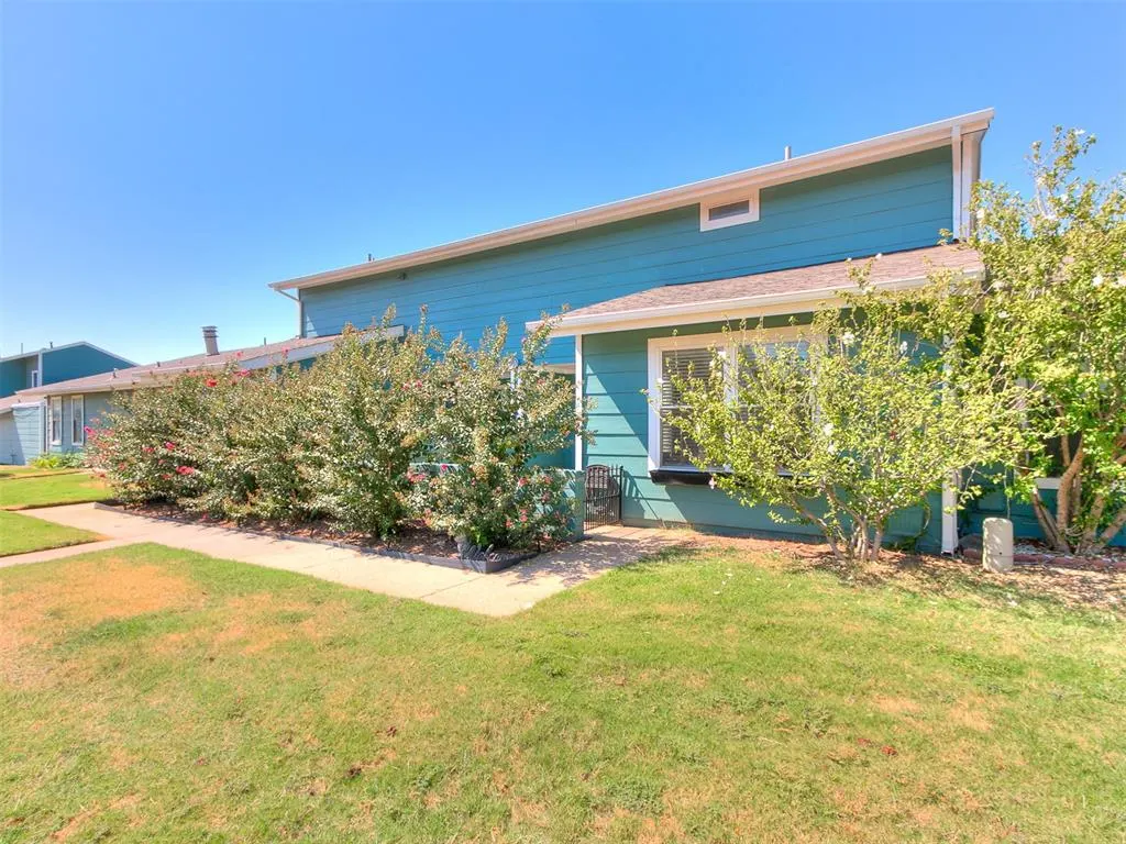Photo 2 — 2743 Indian Creek Boulevard, Oklahoma City, OK 73120