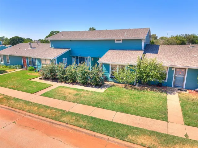 Photo 5 — 2743 Indian Creek Boulevard, Oklahoma City, OK 73120