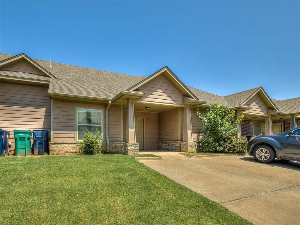 Front exterior — 917 SW 92nd Street, Oklahoma City, OK 73139
