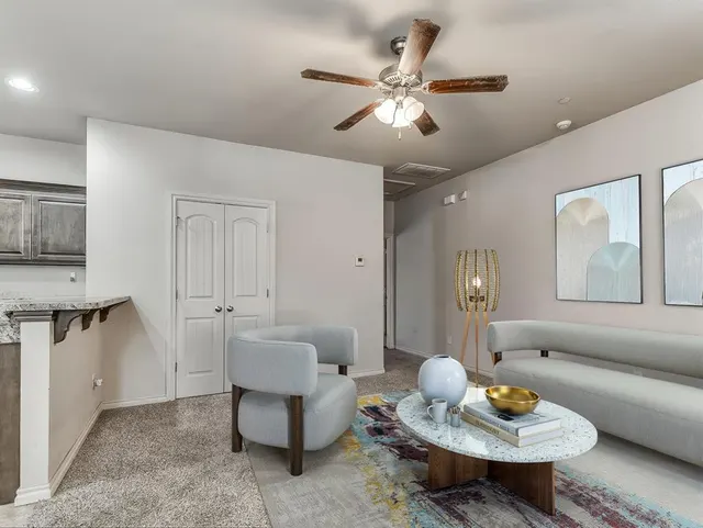 Photo 2 — 917 SW 92nd Street, Oklahoma City, OK 73139