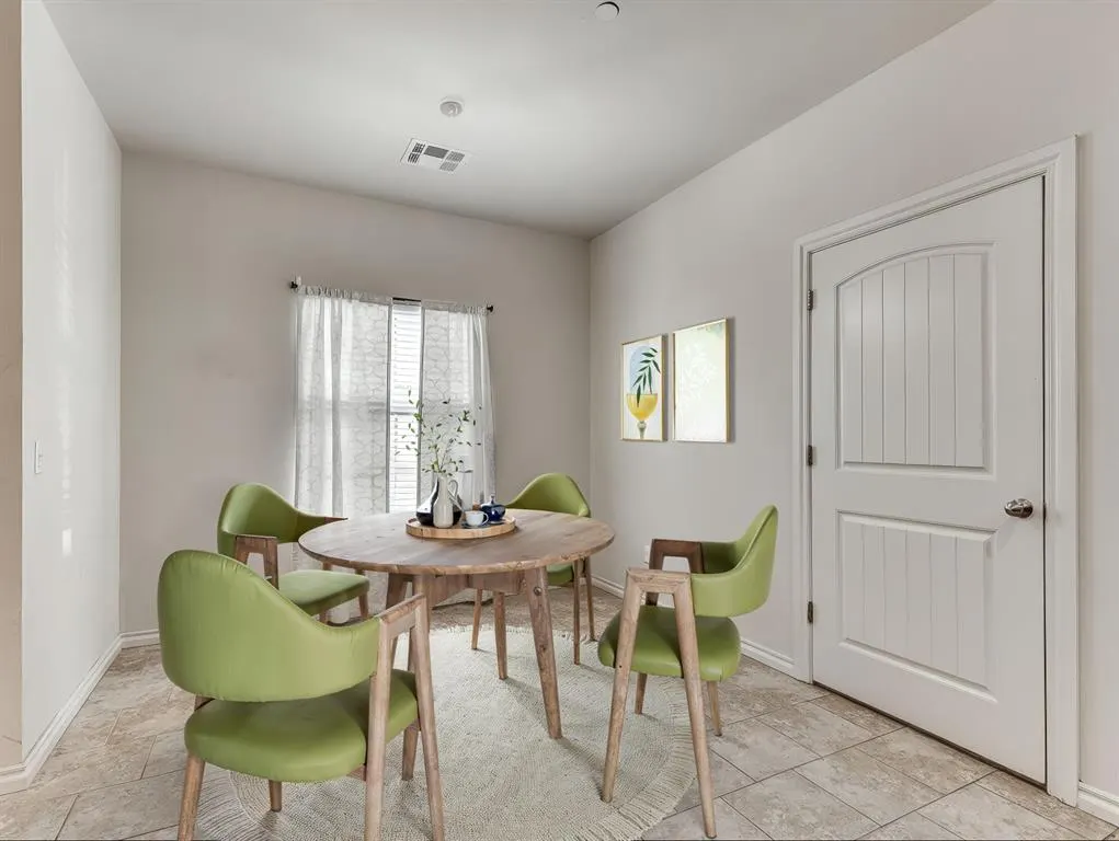 Photo 7 — 917 SW 92nd Street, Oklahoma City, OK 73139