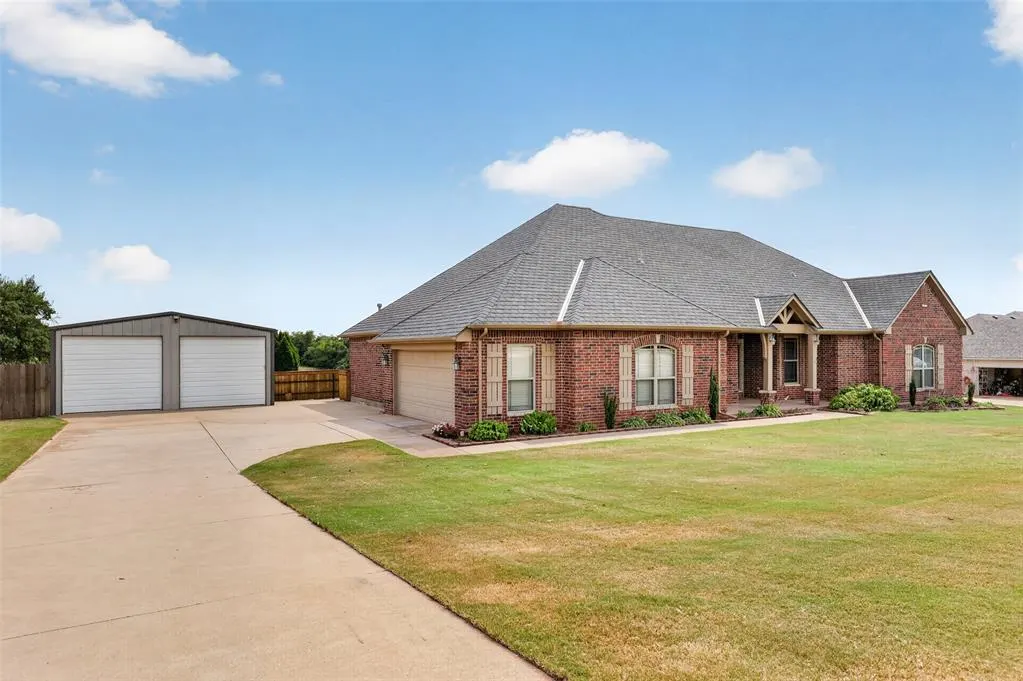 Photo 2 — 1765 Twin Spires Trail, Guthrie, OK 73044