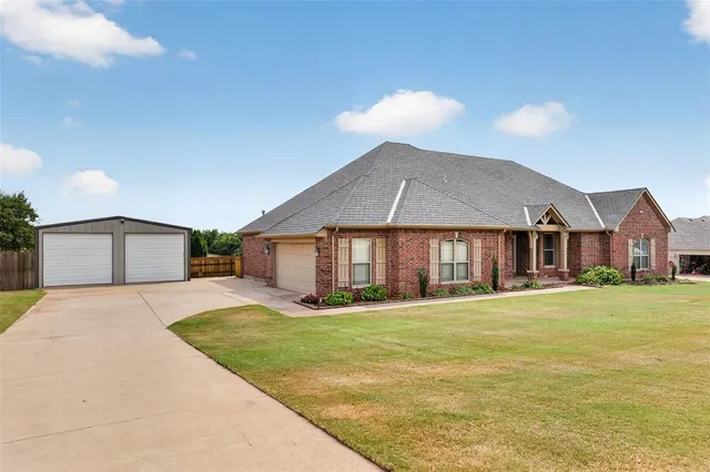 Photo 2 — 1765 Twin Spires Trail, Guthrie, OK 73044