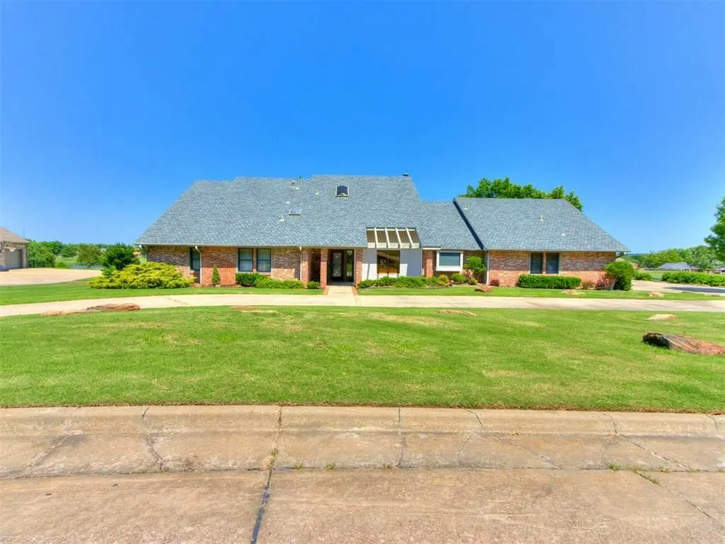 Photo 4 — 9 Country Club Road, Shawnee, OK 74801