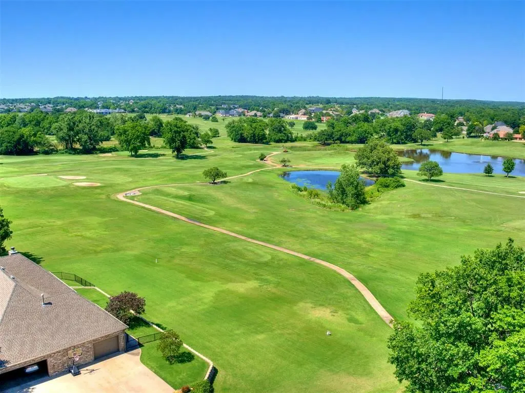 Photo 9 — 9 Country Club Road, Shawnee, OK 74801