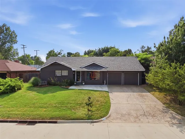 Photo 4 — 6137 N Drexel Boulevard, Oklahoma City, OK 73112