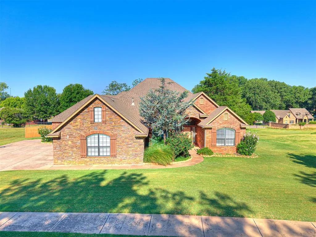 Front exterior — 3077 Ridgecrest Drive, Purcell, OK 73080