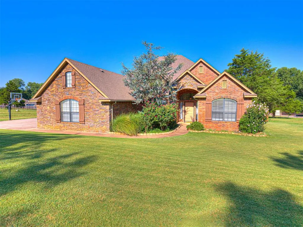 Photo 2 — 3077 Ridgecrest Drive, Purcell, OK 73080