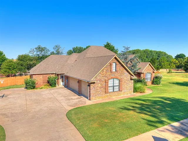 Photo 4 — 3077 Ridgecrest Drive, Purcell, OK 73080