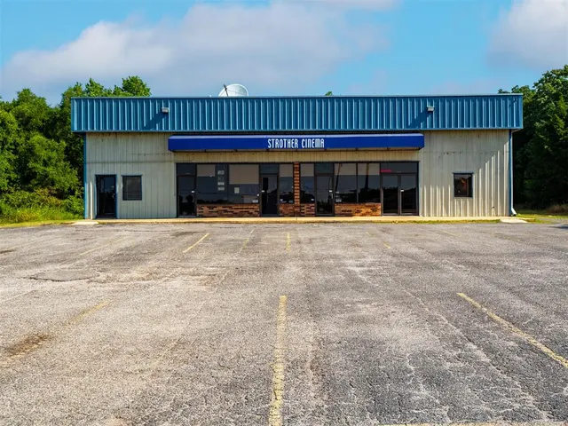 Photo 2 — 1110 E Strothers Avenue, Seminole, OK 74868