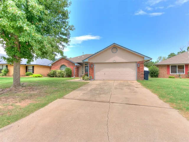 Photo 2 — 7117 NW 102nd Street, Oklahoma City, OK 73162