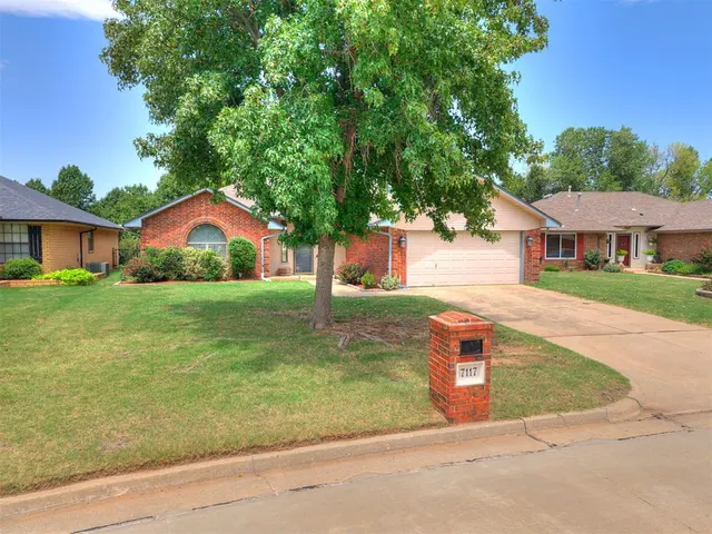 Photo 3 — 7117 NW 102nd Street, Oklahoma City, OK 73162