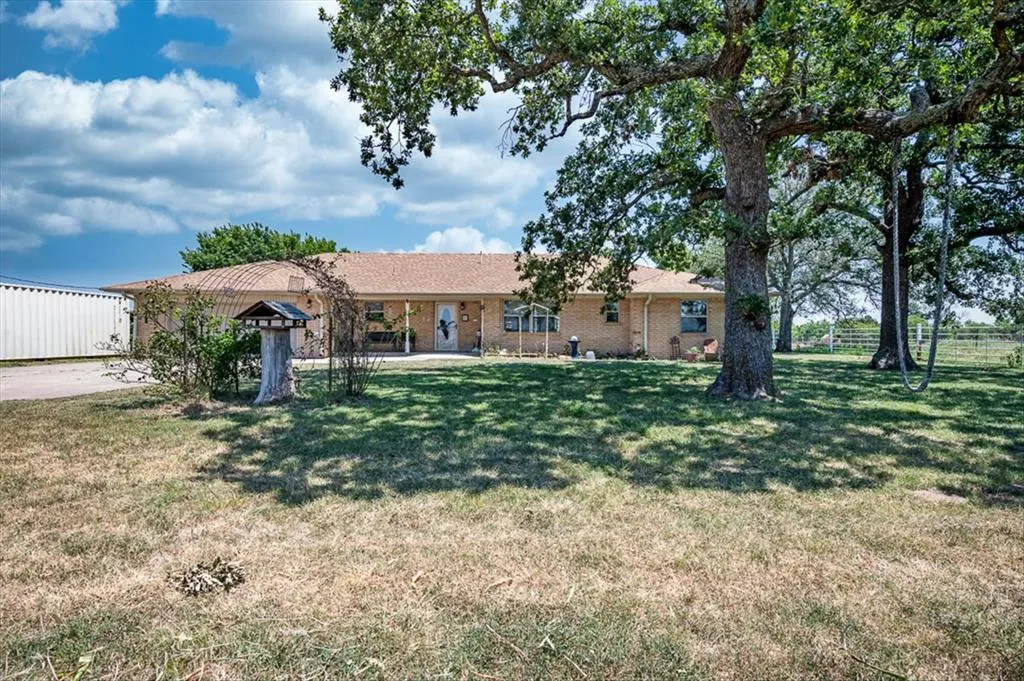 Front exterior — 12720 N Highway 99 Road, Maud, OK 74854