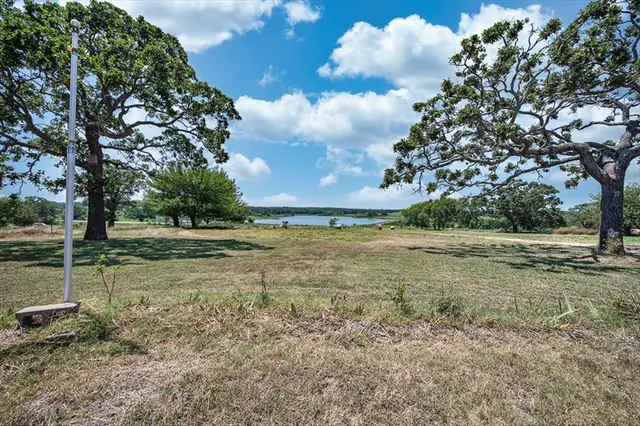 Photo 3 — 12720 N Highway 99 Road, Maud, OK 74854